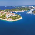 Gorgeous Home In Pula With Private Swimming Pool, Can Be Inside Or Outside Pula