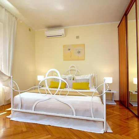 Gorgeous Home In Pula With Private Swimming Pool, Can Be Inside Or Outside Pula
