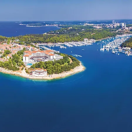 Gorgeous Home In Pula With Private Swimming Pool, Can Be Inside Or Outside Pula