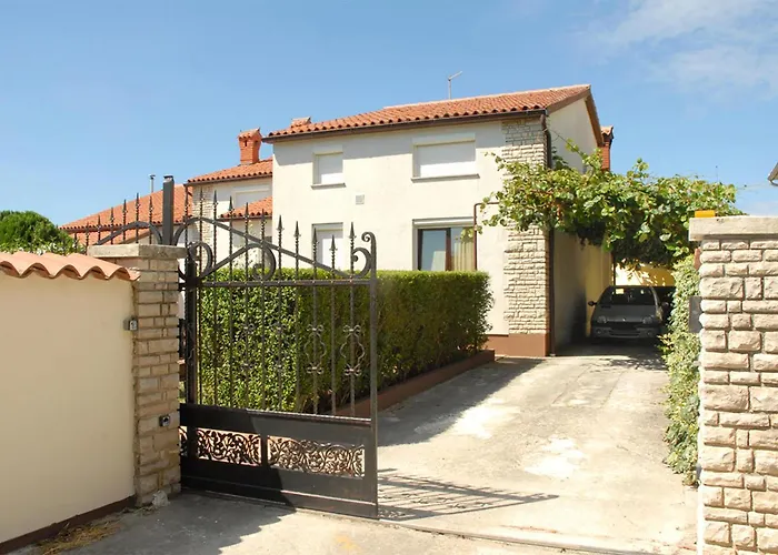 Gorgeous In Feriehus Pula